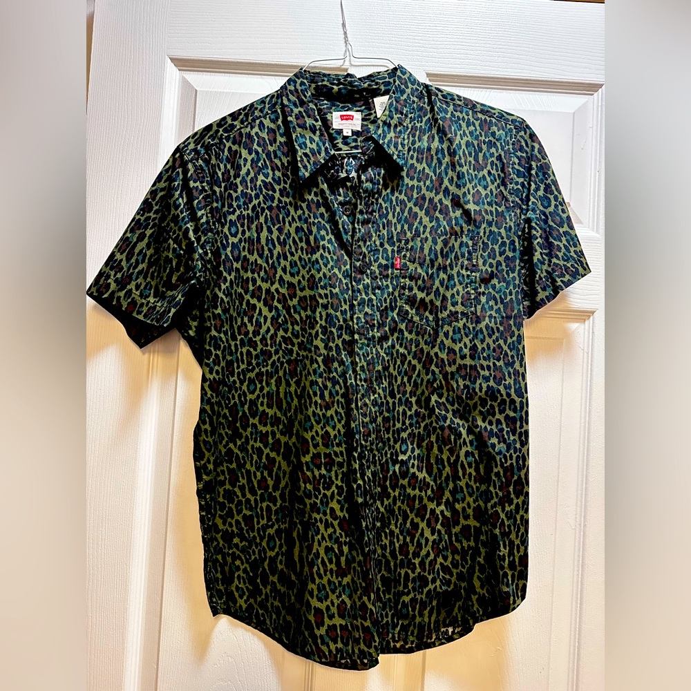 Levi’s Green/Brown Animal Print Leopard button down shirt